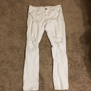 White denim pants